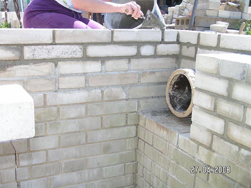 Stavba nove zdi (4).JPG